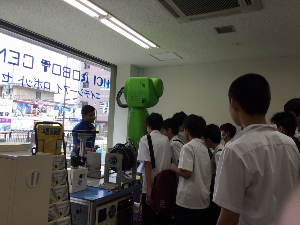 東陽中学校 技術部の学生さんが見学にこられました 見学 株式会社hci 大阪 泉大津 ロボット Ai ケーブル ワイヤー撚線機